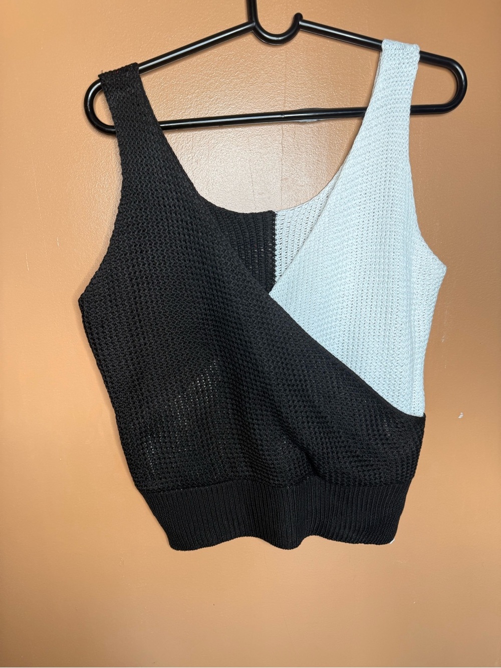 Two-Tone Knit Tank Top - Black & Light Blue